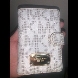 Small Michael Kors Wallet